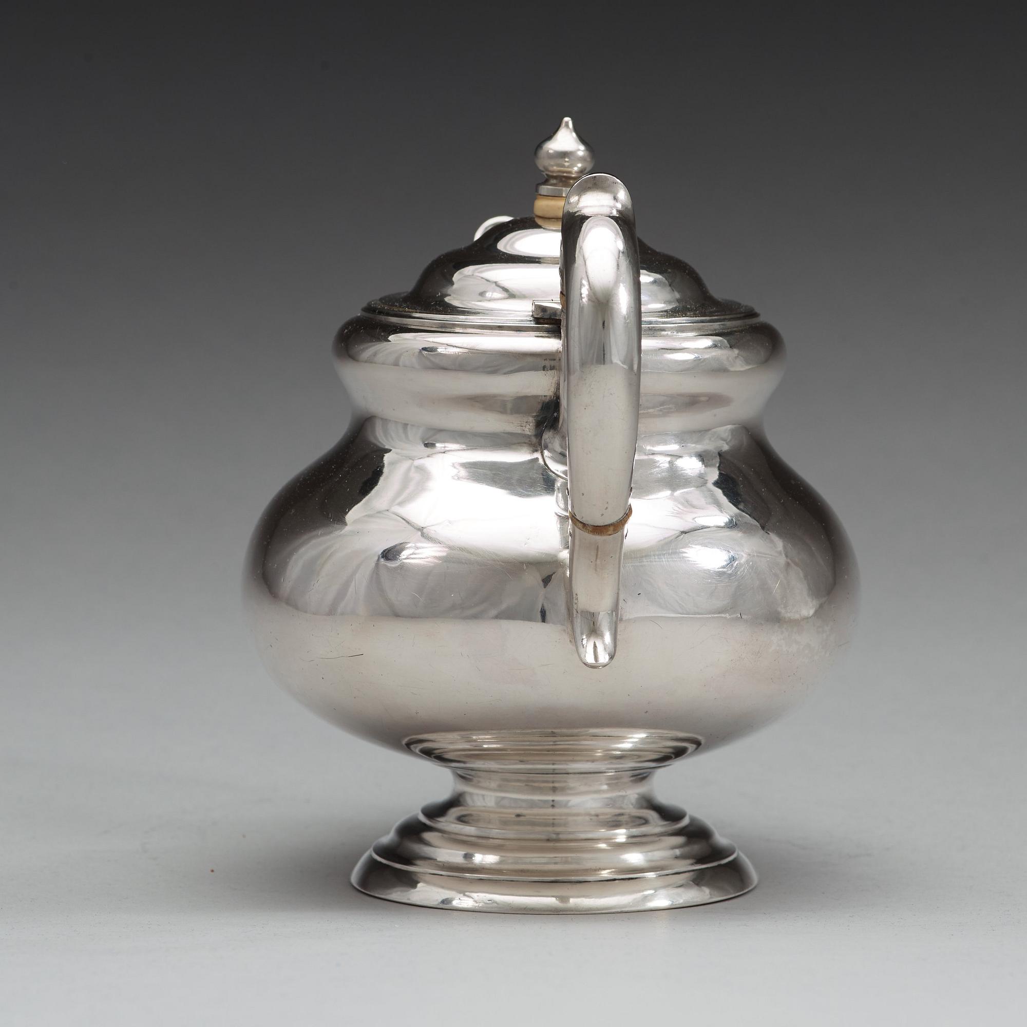 MICHAEL PEIPPO, S:t Petersburg 1859, tekanna, silver.
