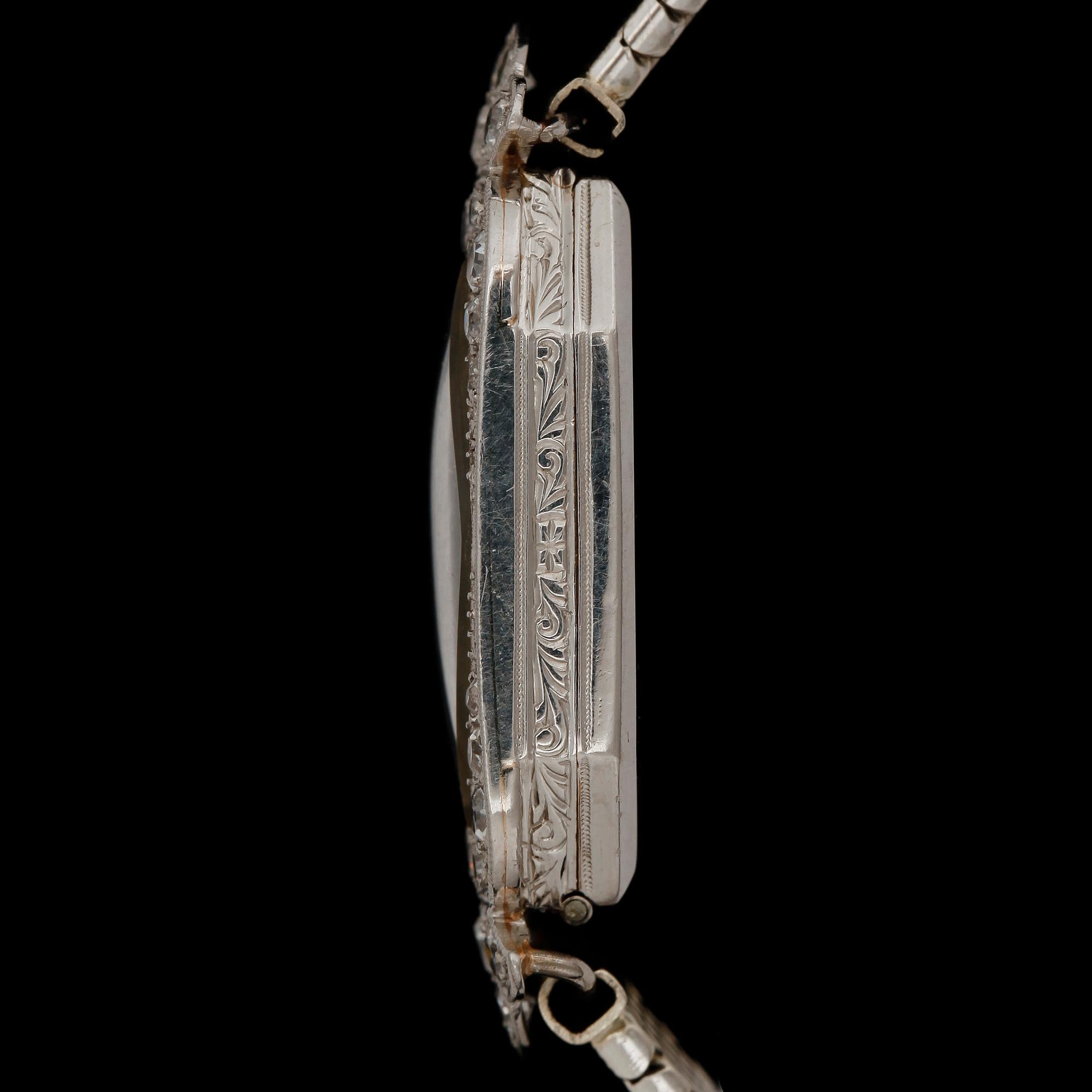 ARMBANDSUR, dam, platina och 18k vitguld med åttkantsslipade diamanter tot ca0,70ct. Art deco, 1920/30-tal. Vikt ca27g.