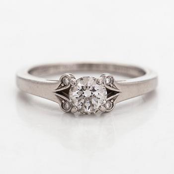 Cartier, ring, platina och briljantslipad diamant ca 0.45 ct. Med GIA intyg och sertifikat.