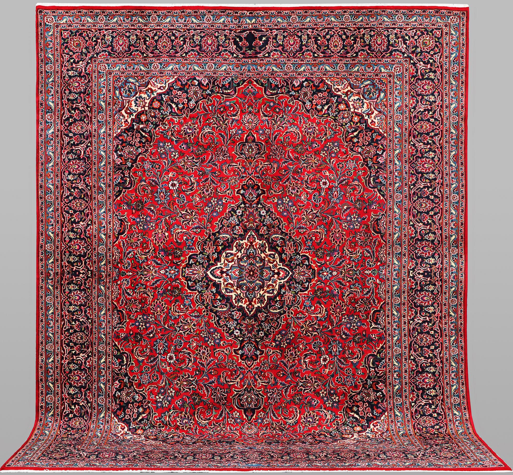 A carpet, Kashan, ca 389 x 300 cm.