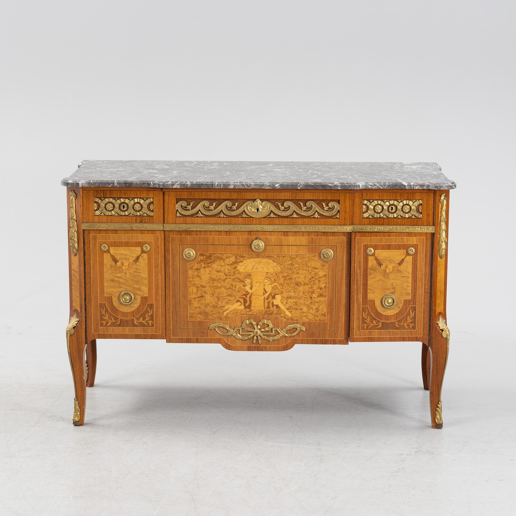 Byrå, sengustaviansk stil, 1900-talets mitt.