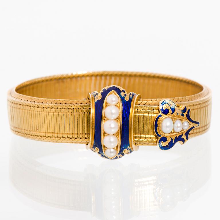 ARMBAND, emalj, pärlor, 18K guld, sent 1800-tal.