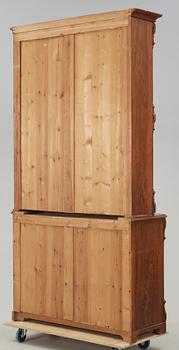 BOKSKÅP, nyrenässans, 1800-talets slut.