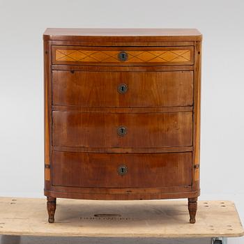 Chest of drawers, first half of the 19th century.