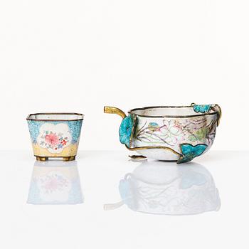 Two Chinese enamel on copper cups, Qing dynasty, 18th Century.