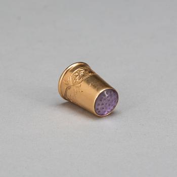 FINGERBORG SAMT ETUI, 18 k guld, G. Dahlgren & Co, Malmö, 1916. Vikt ca 2,5 g.