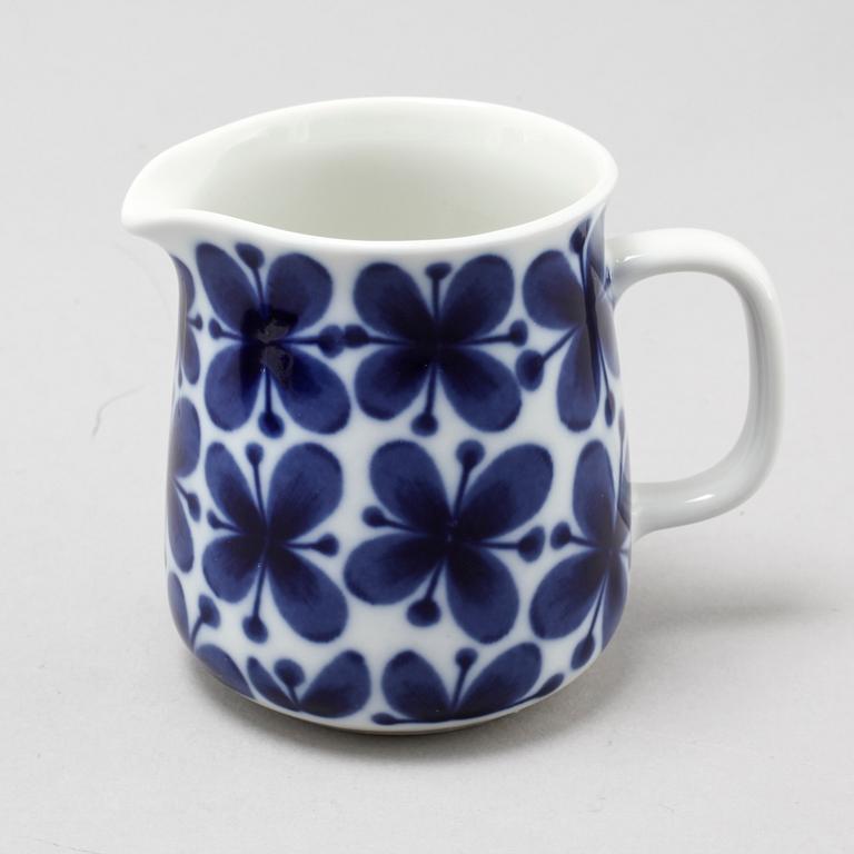 44 pieces of porcelain tableware by Marianne Westman, model "Mon Ami", for Rörstrand, 20th century.