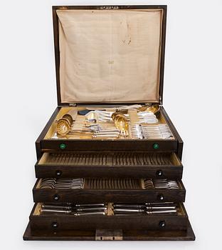 A canteen box of 253 pieces silver cutlery by Viktor Lindman, Helsinki 1916.