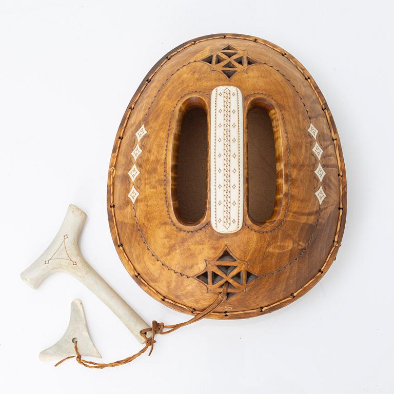 Thore Sunna, drum, Goavddis, signed with hammer and pointer.