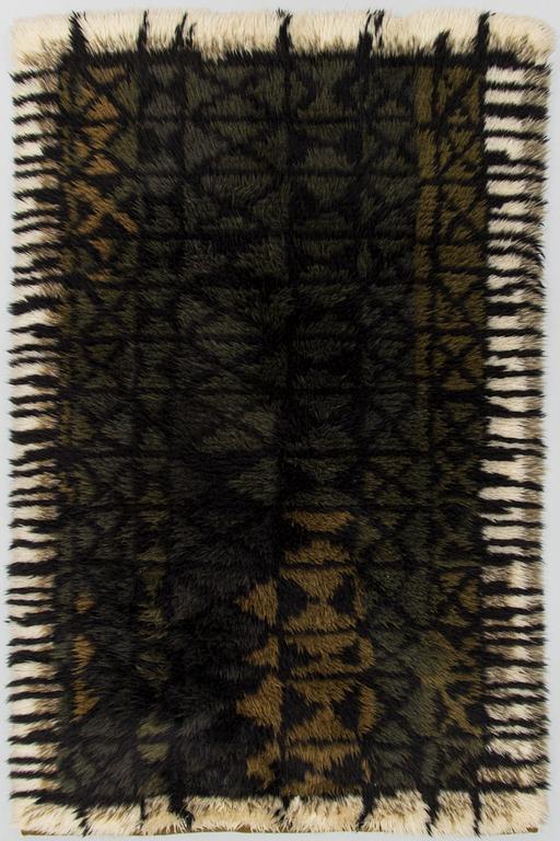 Kirsti Ilvessalo, a Finnish ryijy rug for Friends of Finnish Handicraft. Ca. 160 x 105 cm.