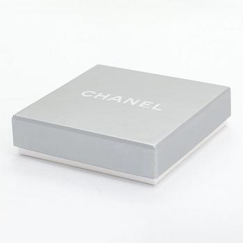 Chanel, halsband, silverfärgad metall, strass, emalj och fashionpärlor.