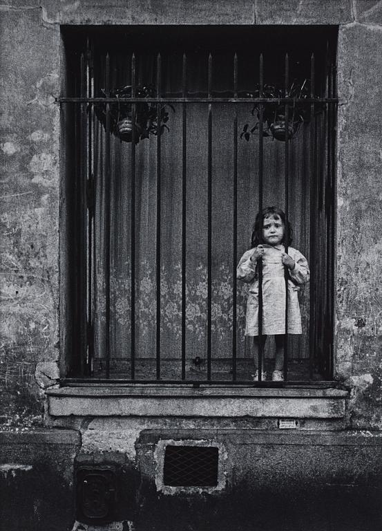 Christer Strömholm, "Hotel Central, Paris, 1951".