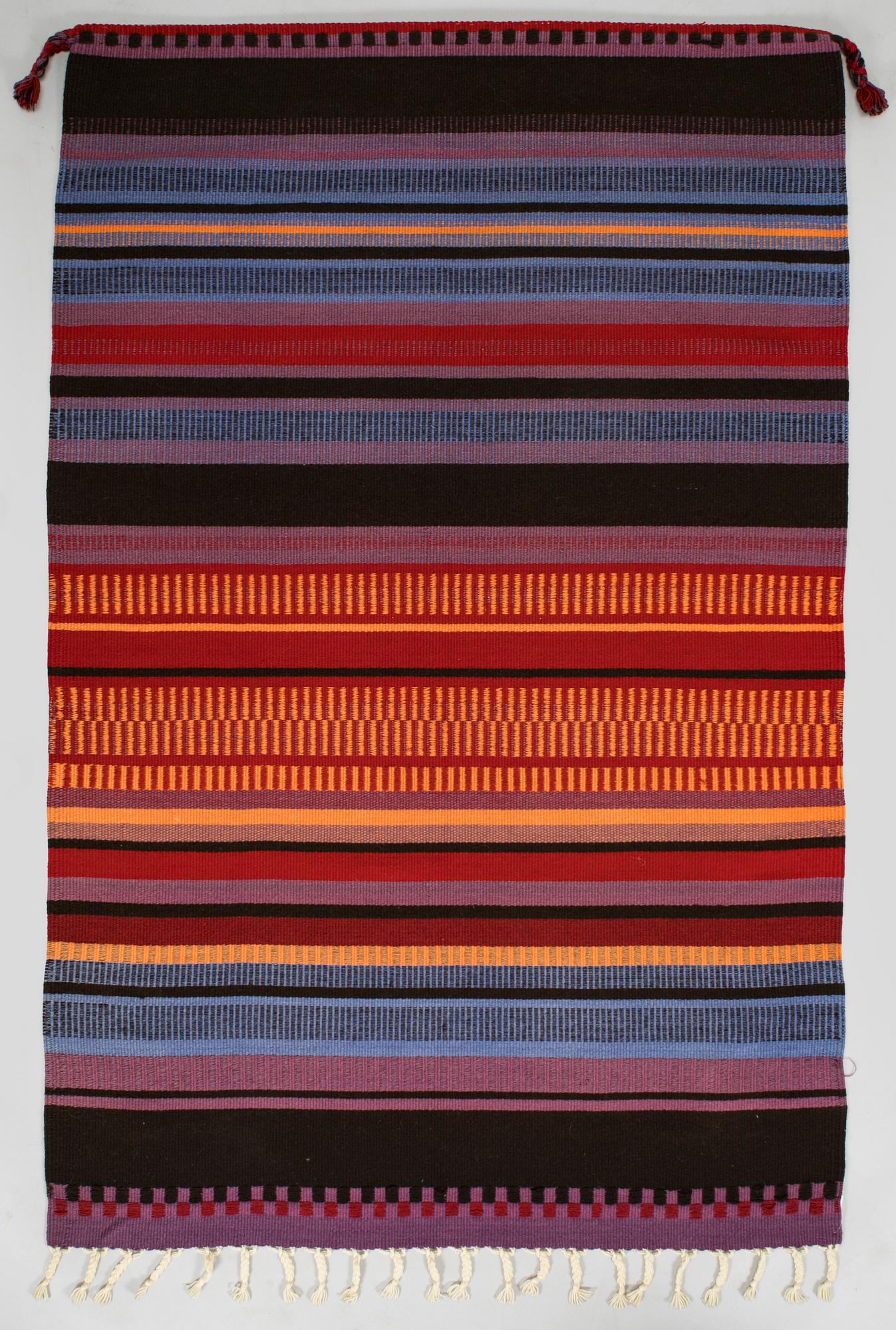 Elsa Montell-Saanio, raanu / seinätekstiili, "Yö tunturissa". Suomi. Noin 180 x 115 cm.