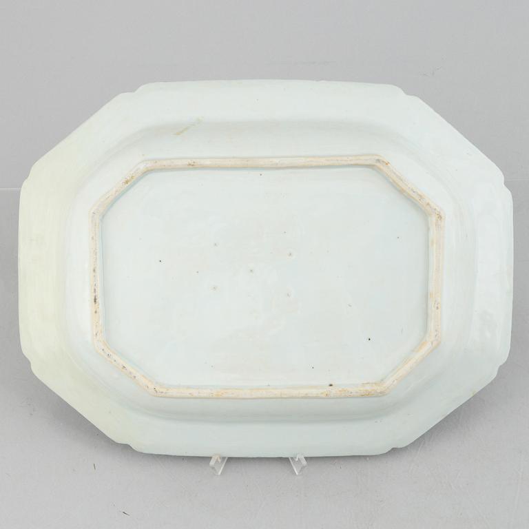 Seven pieces of Chinese porcelain, 18th-20th century.