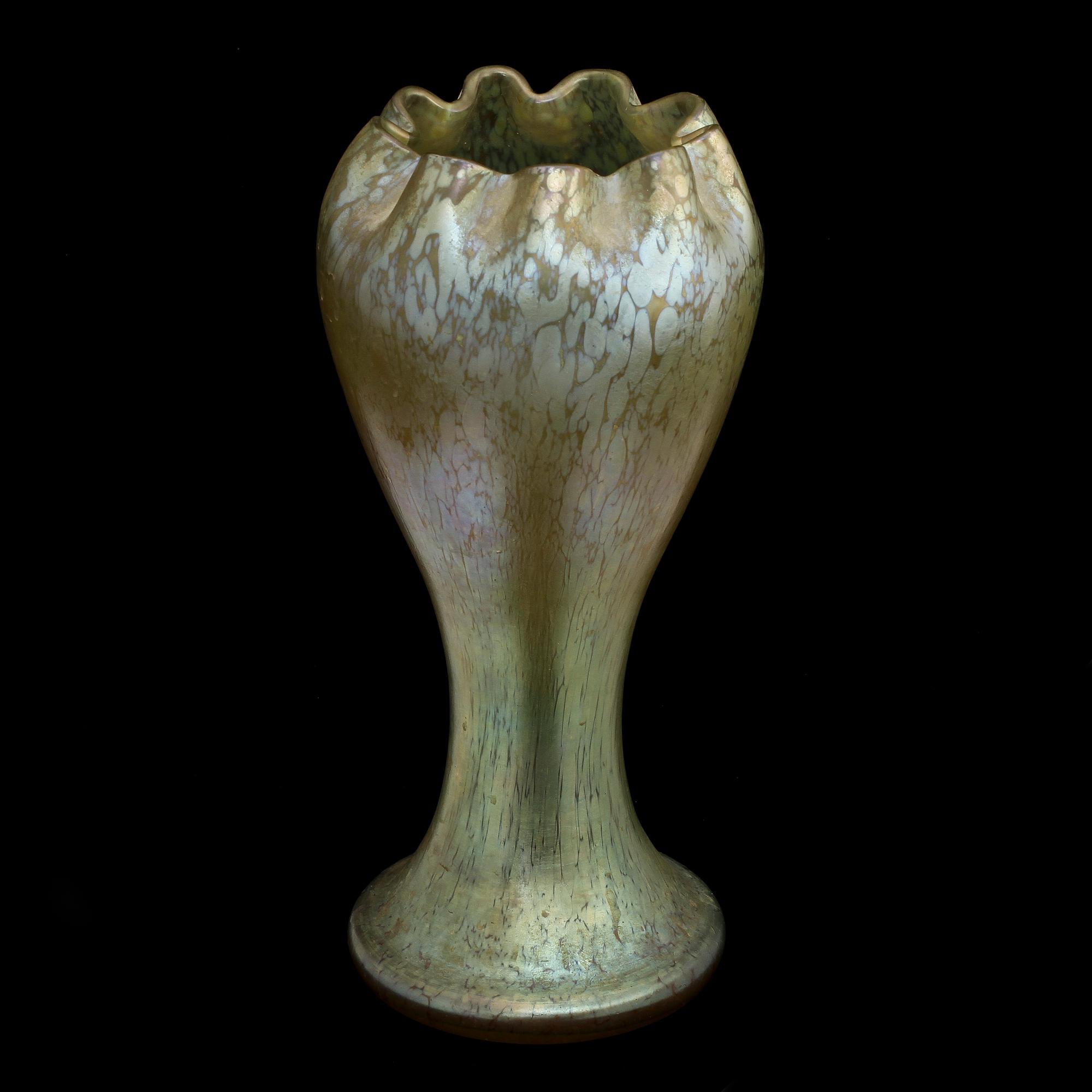 VAS, glas, Glasfabrik Johann Loetz Witwe, sekelskiftet 1800/1900.