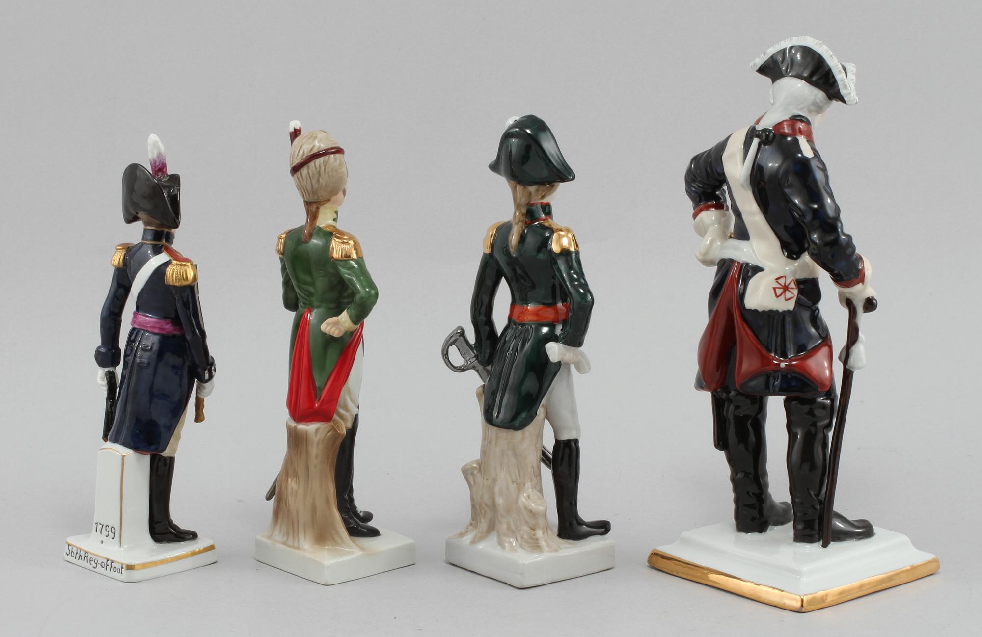FIGURINER, 4 st. porslin, 1900-talets andra hälft.