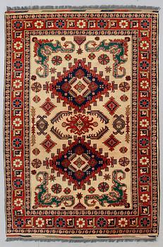 MATTA, orientalisk, ca 252 x 172 cm.