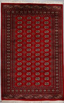 MATTA, Pakistan, signerad, 254 x 172 cm, 1900-talets andra hälft.