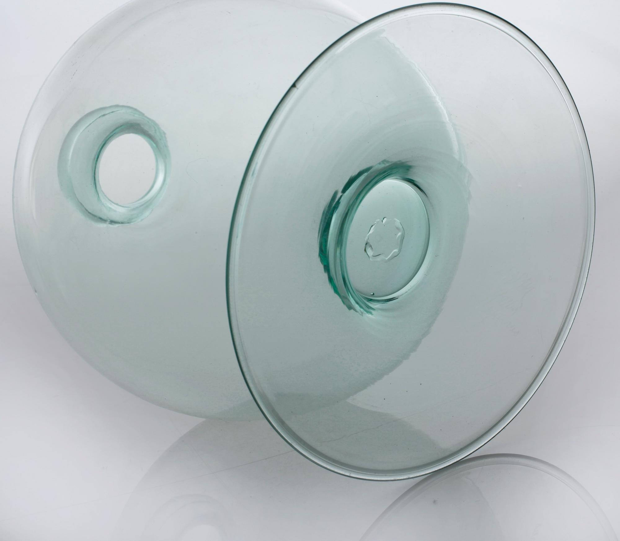 A glass vase, possibly by Napoleone Martinuzzi or Vetorio Zecchin, MVM Cappellin Murano, first half of the 20th century.