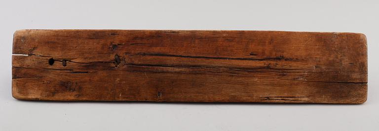 MANGELDON, skuret trä, daterad Warmsätra 1756.