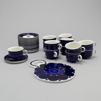 A 14-piece 'Valencia' porcelain coffee set for Arabia, 1970s.