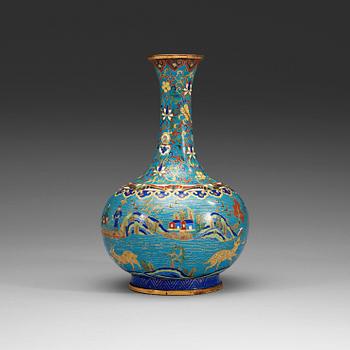 451. A Cloisonné vase decorated with figures and deers in landscape, Qing dynasty, 19th Century.