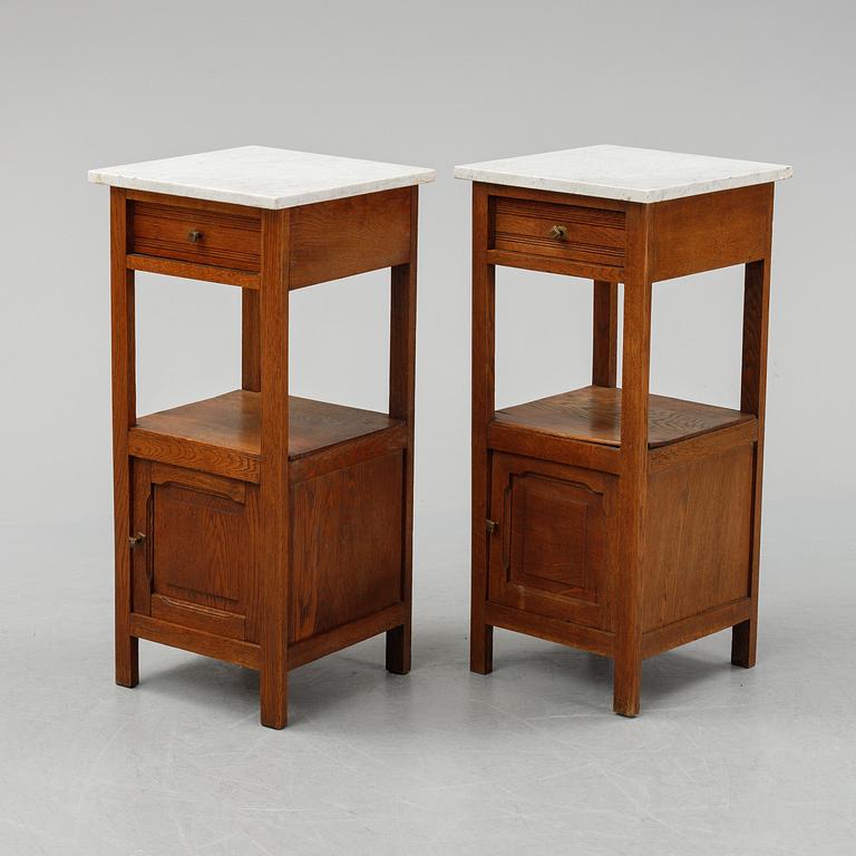 A pair od early 20th Century bedside tables.