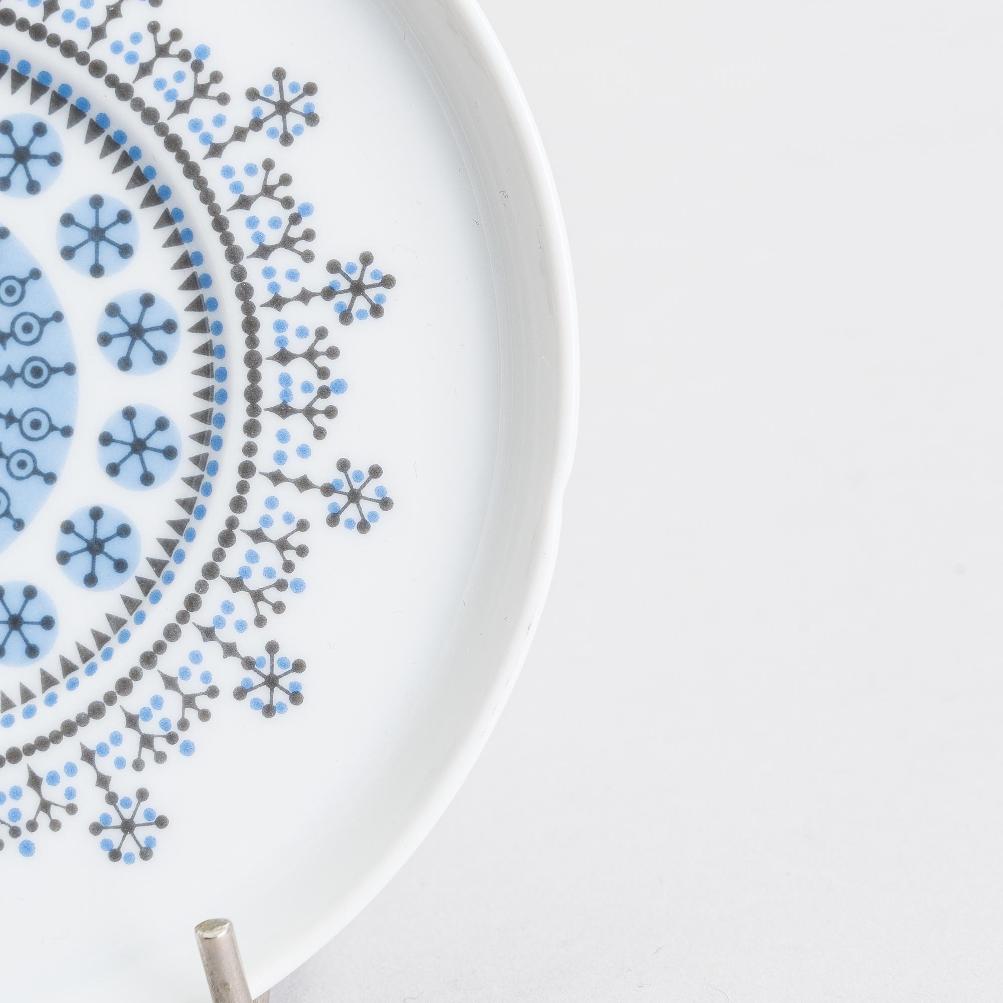 A 28 pieces of porcelain tableware by Tapio Wirkkala, model "Composition/Jääkukka" for Rosenthal, 20th cen.