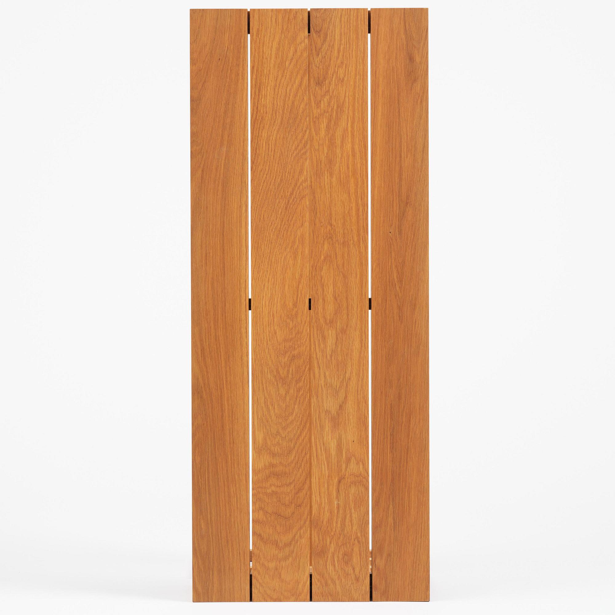 Ernst Billgren, a "Tjyvar" bench, ed. 41/51, Asp Snickeri, Stockholm 2006.