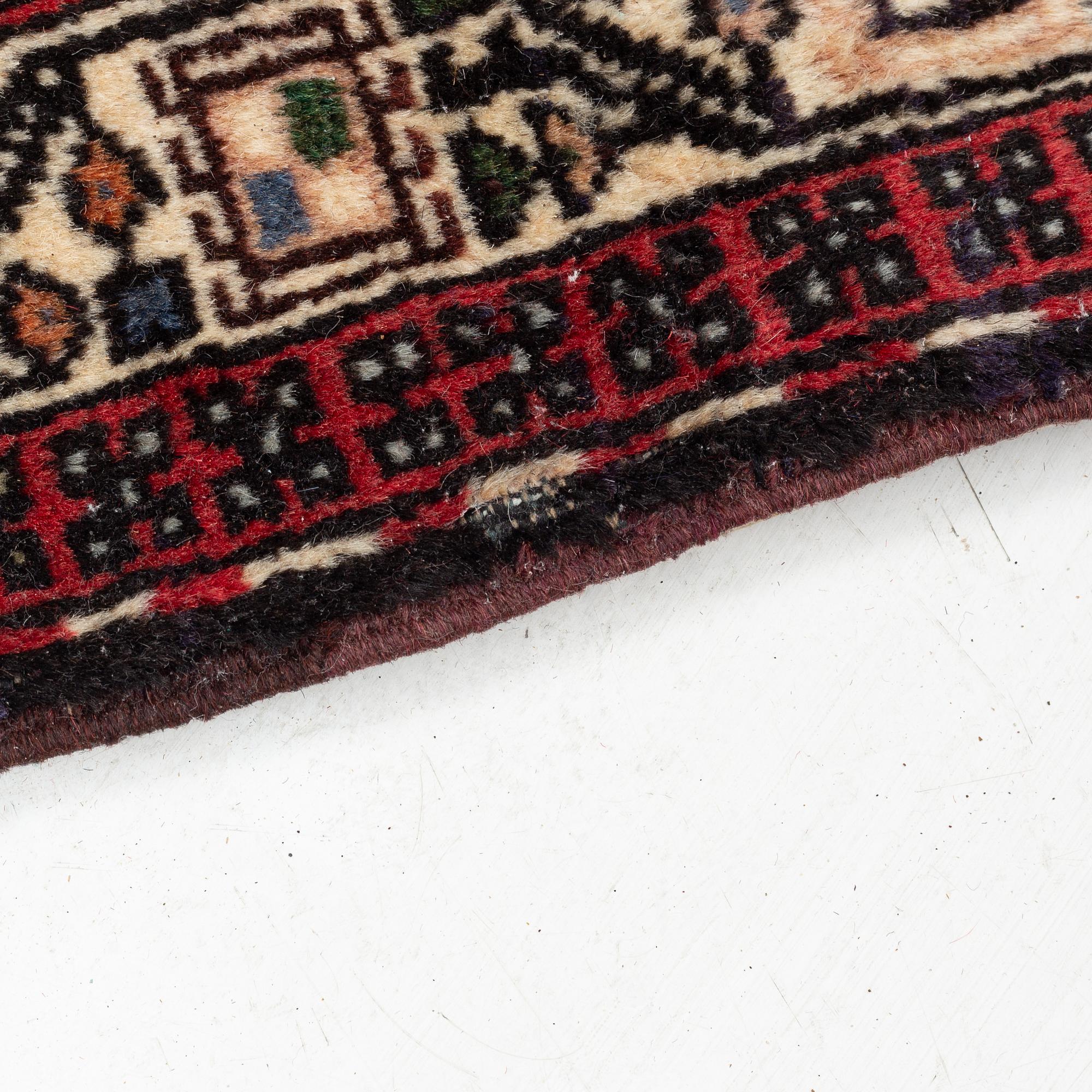 Gallerimatta, Sarab, ca 305 x 74 cm.