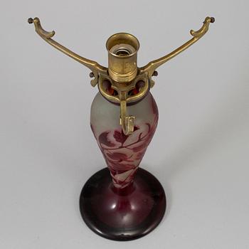An Emile Gallé Art Nouveau cameo glass table lamp, Nancy, France.