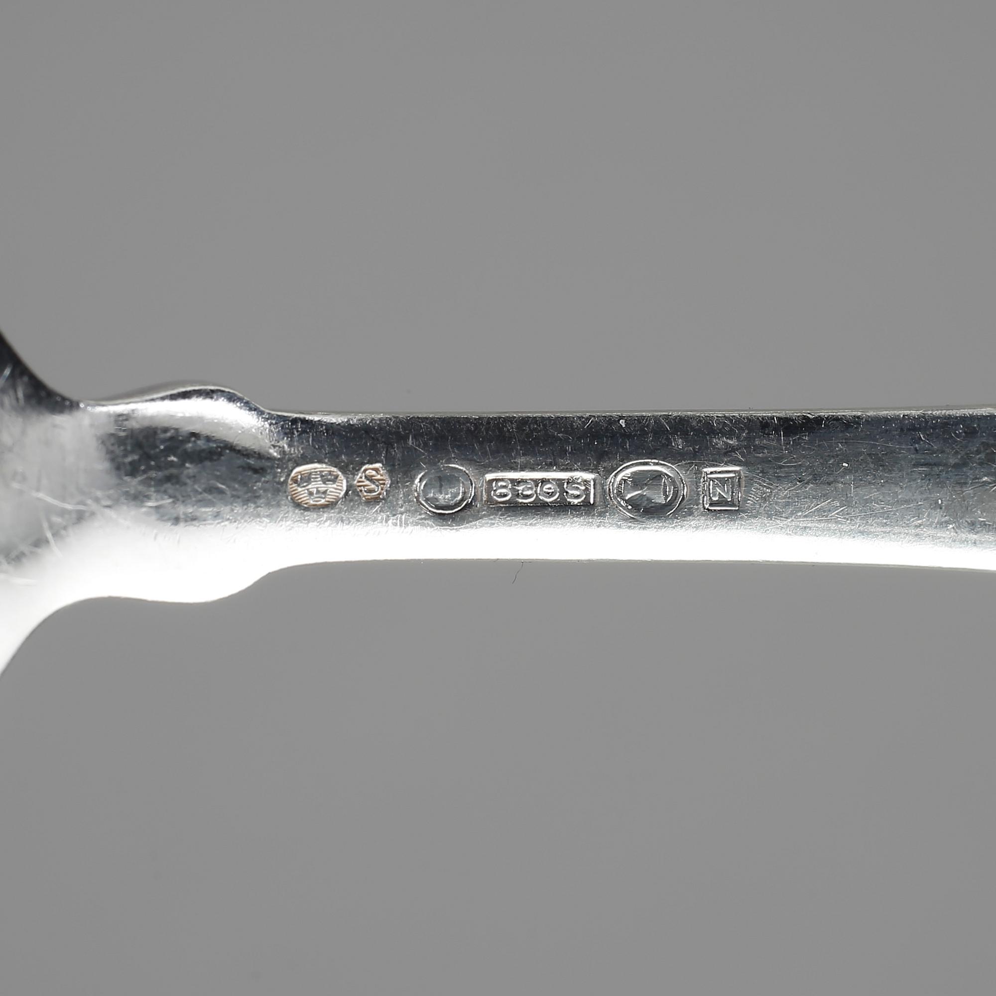 BESTICKSERVIS, 40 delar, silver, 1900-tal. Svenska importstämplar. Totalvikt 2485 gr.