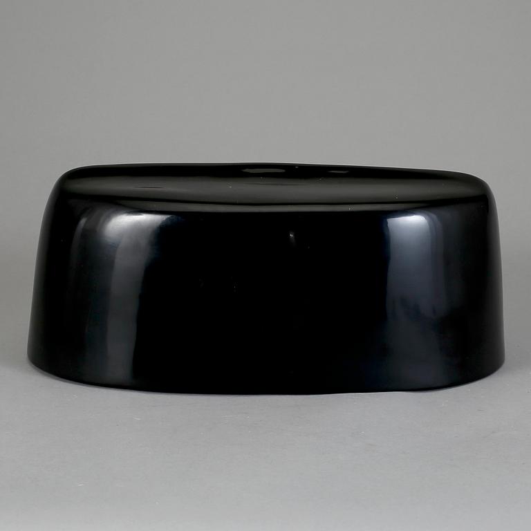 SIGURDUR GUDMUNDSSON, sculpture in black lacquer signed Sigurdur Gudmundsson and dated 2001.