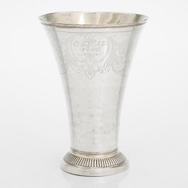 J. Henrik Frodell, bröllopsbägare, silver, Stockholm 1799.