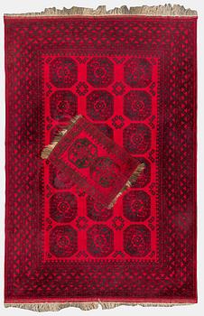 Mattoja, 2 kpl, Afghan. Noin 326 x 217 ja 88 x 63 cm.