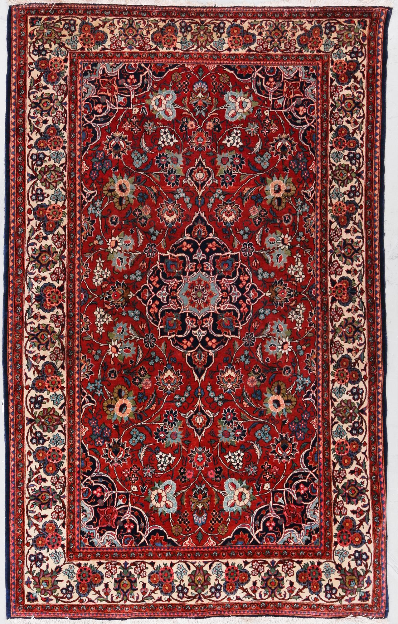 MATTA, orient, ca 210 x 133 cm.