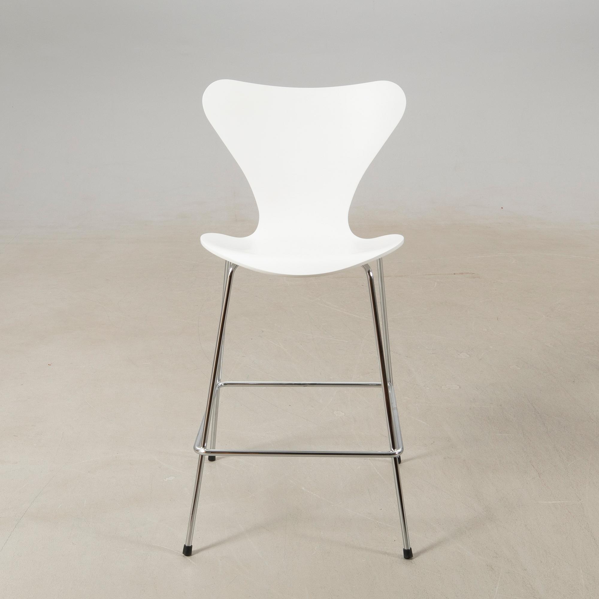 Arne Jacobsen, bar stool, "The Seven" for Fritz Hansen Denmark 2023.