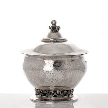 Georg Jensen, an oval 830/1000 silver box, Copenhagen 1920, design nr 317.