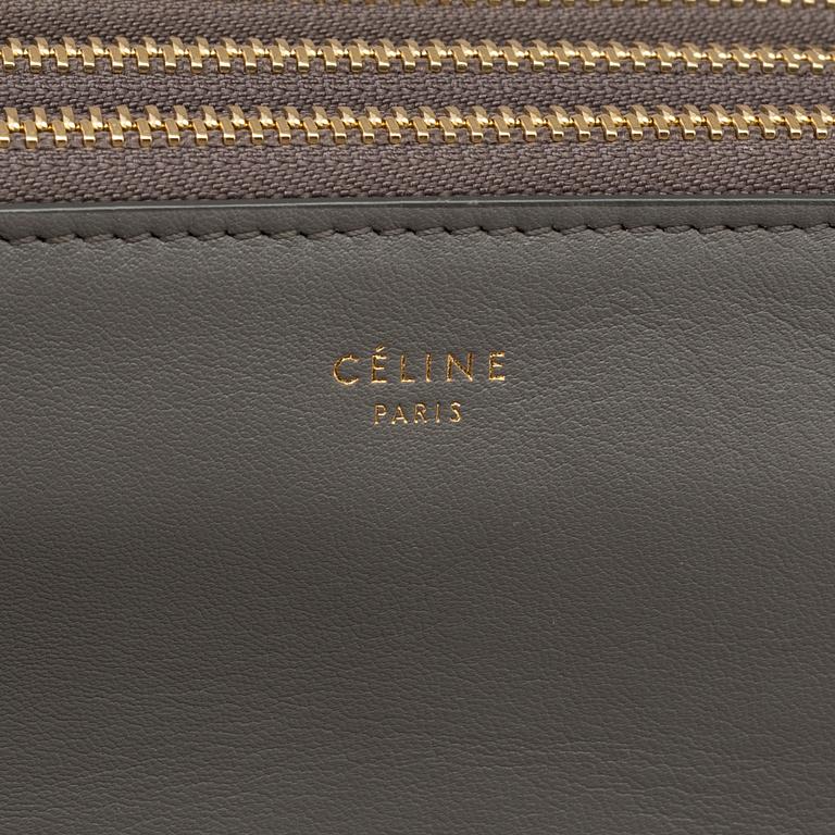 A Cèline Trio bag.