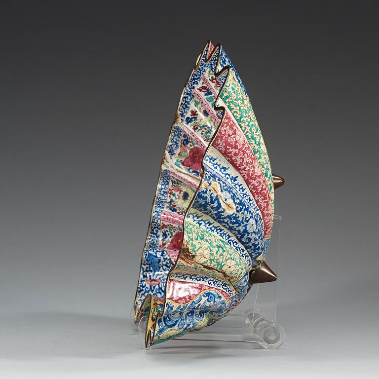 An enamel on copper basin/barbers dish, Qing dynasty, Qianlong (1736-95).