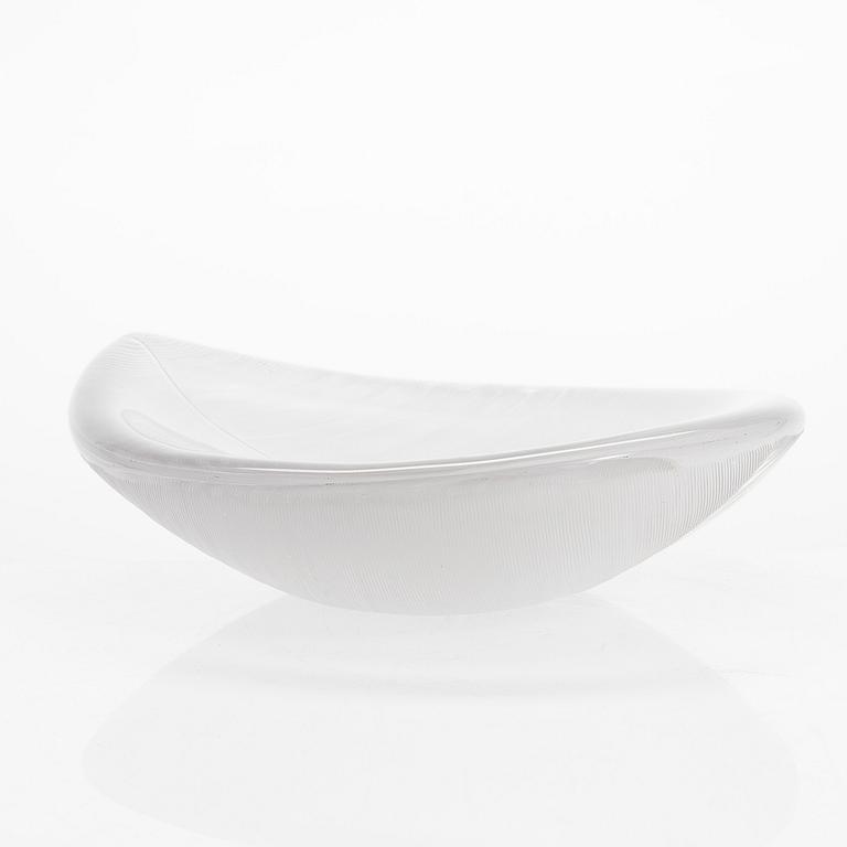 Tapio Wirkkala, art glass 'Lehti' (Leaf) bowl, model 3337, signed Tapio Wirkkala Iittala -56.