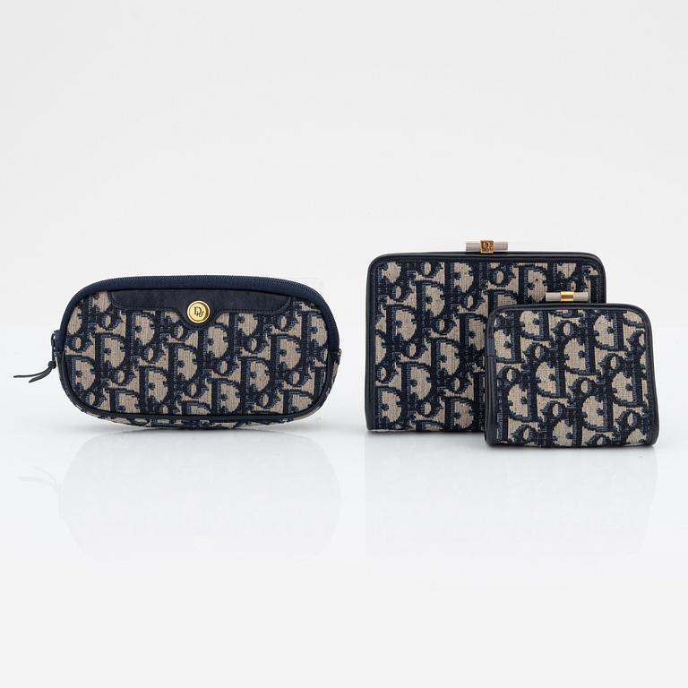 Christian Dior, paraply, glasögonfodral samt portmonnäer, 2 st.