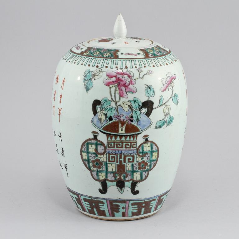 LOCKURNA, porslin, Kina, 1900-tal.