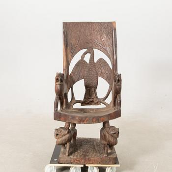 Tron/karmstol, Togo 1900-talets mitt.