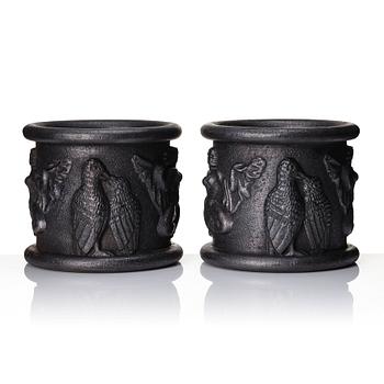 Anna Petrus, a pair of Swedish Grace cast iron garden urns 'Blomkruka nr 1', Näfveqvarns Bruk.