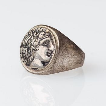 Signet ring, silver, man's profile, Mediterranean region.