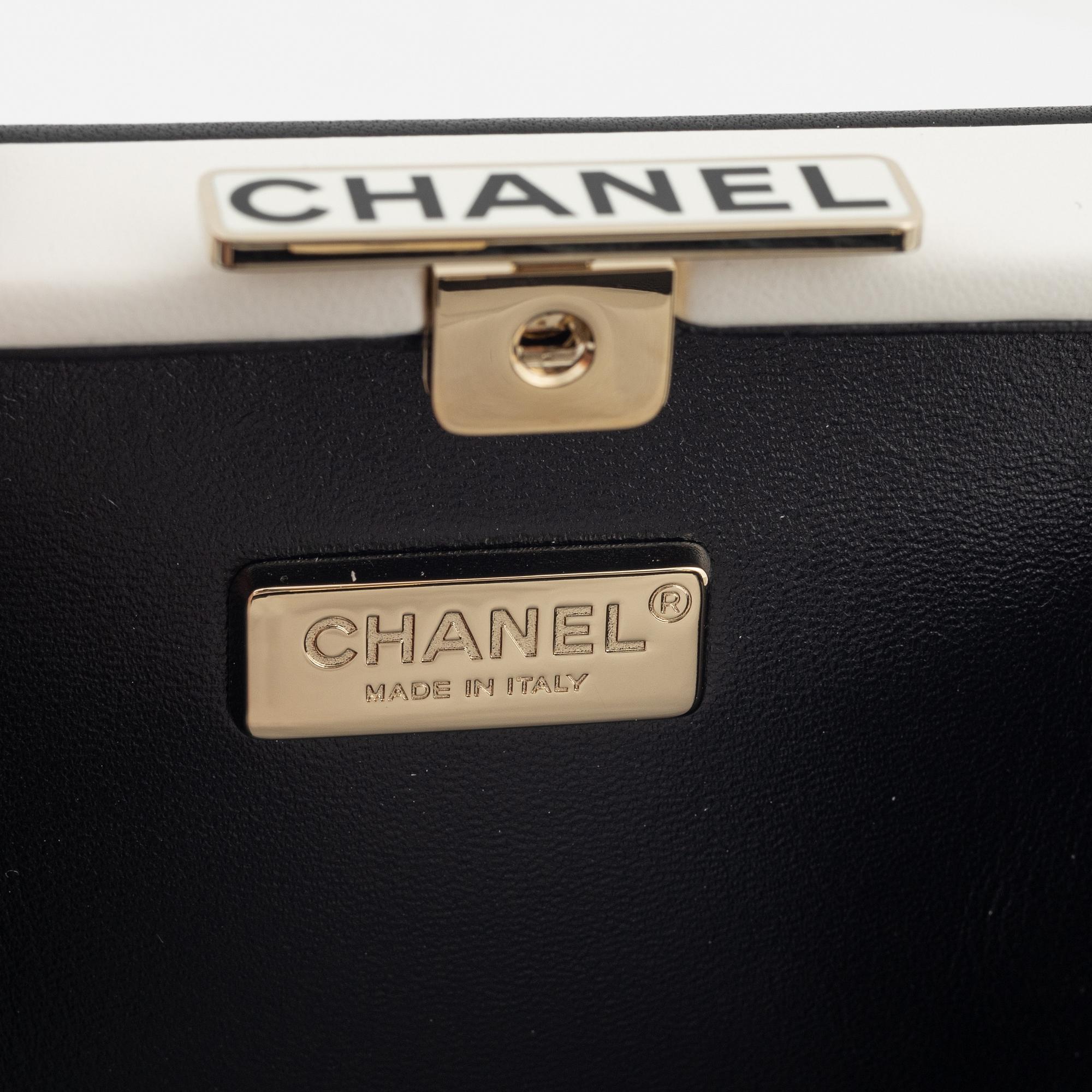 Chanel, A "Chanel No. 5 Parfum Box Evening Clutch", 2021.