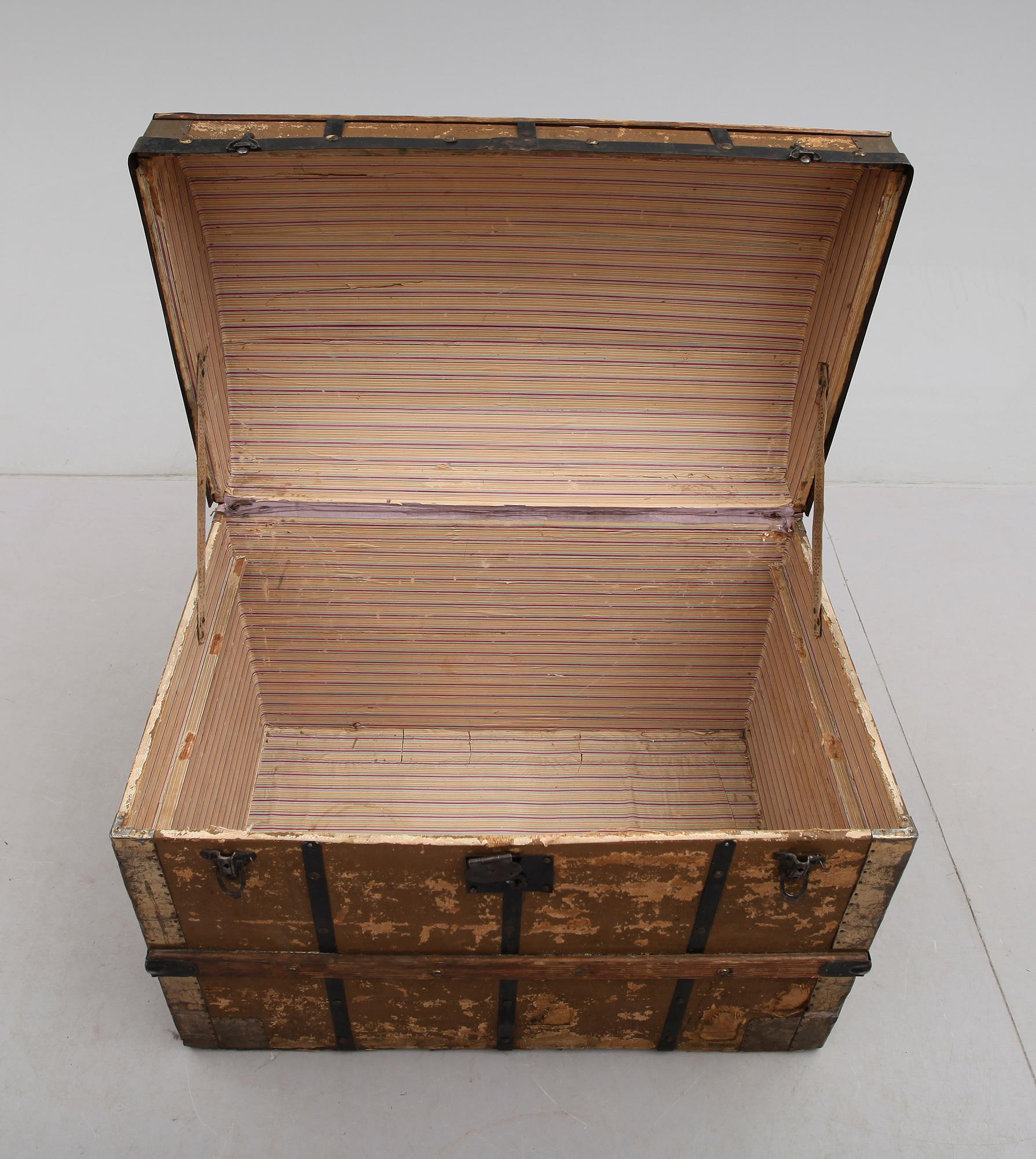 KOFFERT, 1900-talets första hälft.