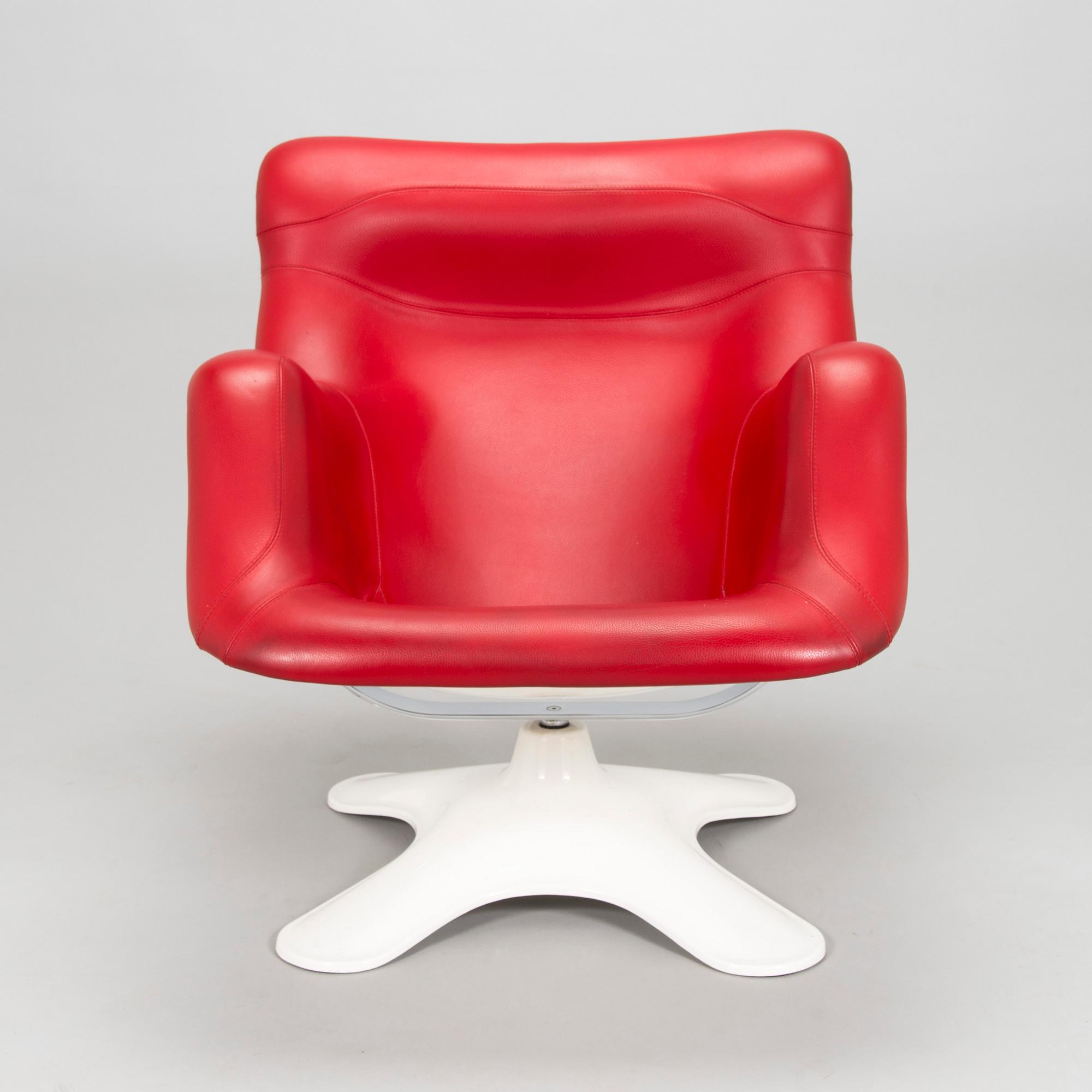 Yrjö Kukkapuro, a 'Carousell' armchair for Avarte 2013.