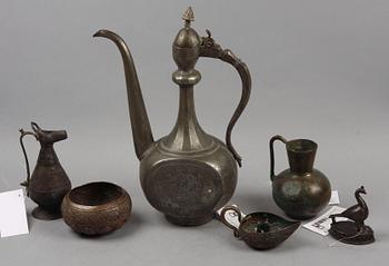 PARTI ORIENTALISKT, 6 delar, mest brons.